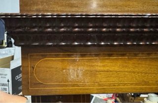Mueble recibidor antiguo con espejo