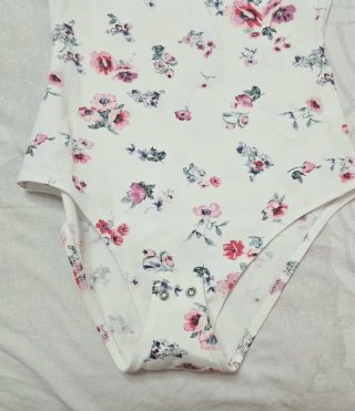 Body floral Bershka