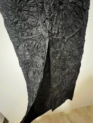 Vestido negro largo con detalles