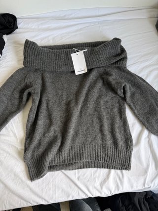Jersey hombros descubiertos Pull&Bear gris M