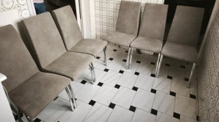Mesa de comedor cristal y madera con 6 sillas