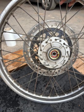 Llanta Moto 18, 6cm Ancho Precio no negociable