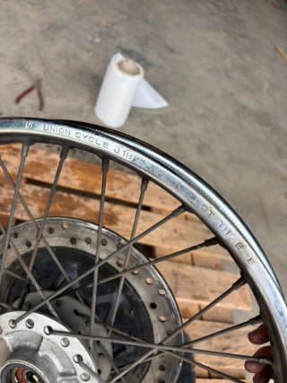 Llanta Moto 18, 6cm Ancho Precio no negociable
