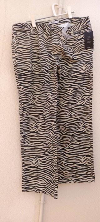 Pantalón NA-KD animal print