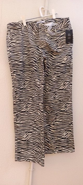 Pantalón NA-KD animal print