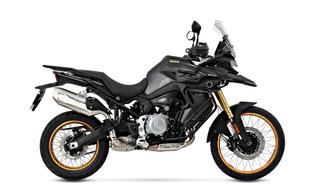 Voge 900 DSX.