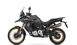 Voge 900 DSX.