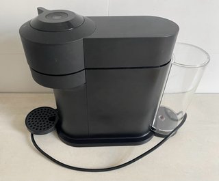 Cafetera Nespresso Negra