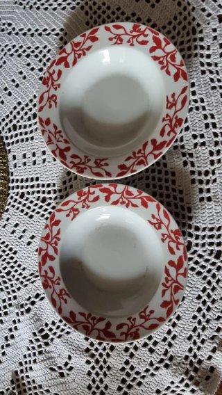 Set piatti vintage bianco rosso ceramica