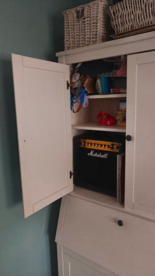 Secreter y vitrina Hemnes blanca Ikea