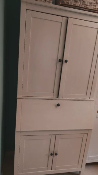Secreter y vitrina Hemnes blanca Ikea
