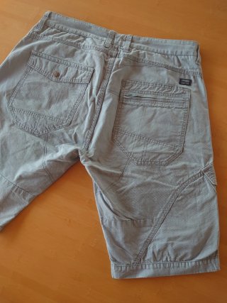 Bermudas Gris