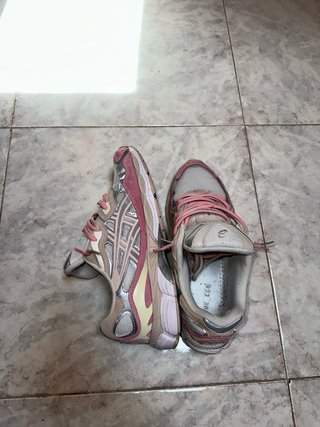 Asics Gel NYC rosas y plateadas