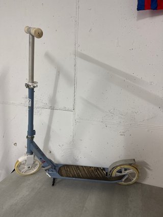 Patinete infantil azul