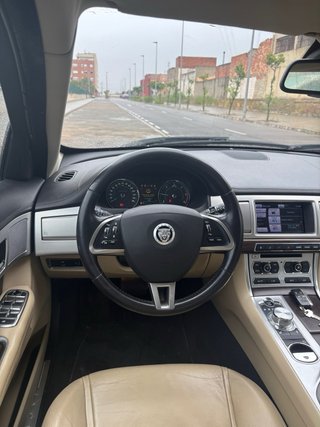 Jaguar XF 2012