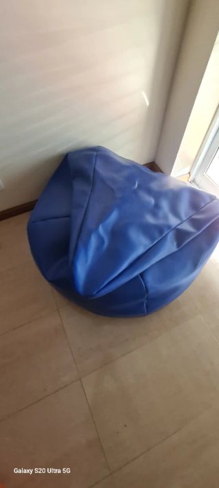 Puf Grande Pele Sintética Azul e Laranja