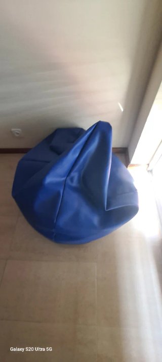 Puf Grande Pele Sintética Azul e Laranja