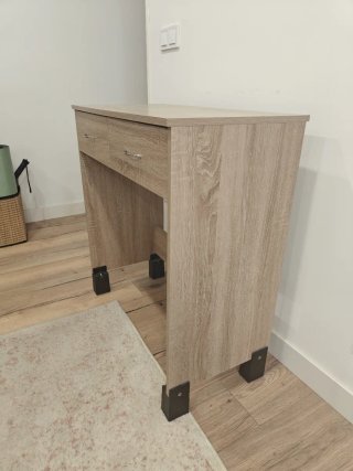 Scrivania in legno con 2 cassetti