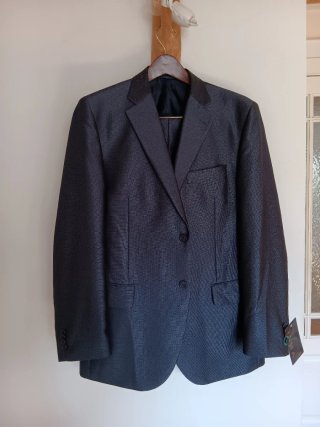 Traje de caballero azul marino satinado