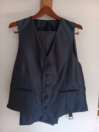 Traje de caballero azul marino satinado