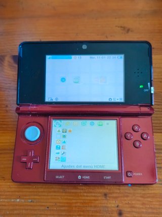 Nintendo 3DS Roja+ cargador+lápiz