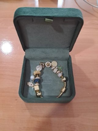 Pulsera estilo Pandora nueva con caja