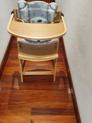 Trona de madera evolutiva. Bebé y niño