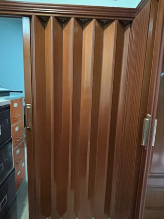 Estructura puerta plegable madera