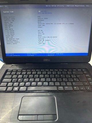 2 Dell Vostro 2520 Portátiles
