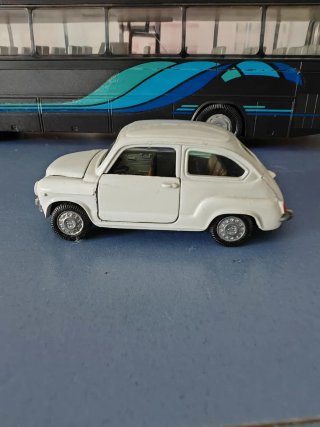Seat 600 1/43 Pilen