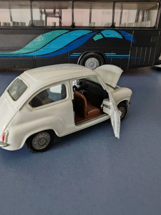 Seat 600 1/43 Pilen
