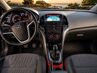 Opel Astra 2015
