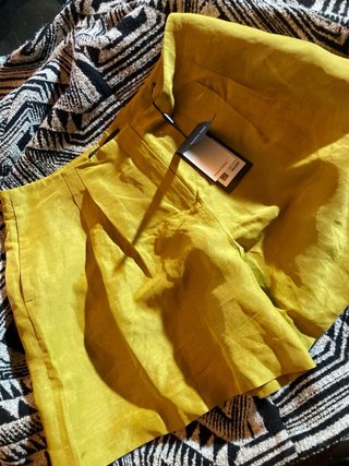 Massimo Dutti Pantalones Cortos Amarillos
