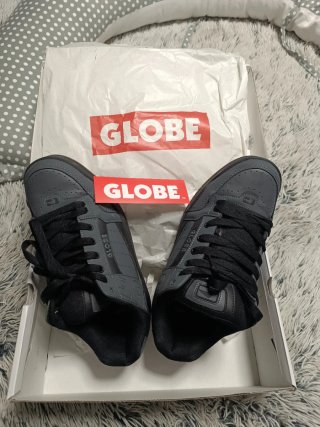 Zapatillas Globe Grises Talla 44.5