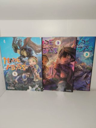 Lote de los vol. 1 al 3 del manga "Made in Abyss"