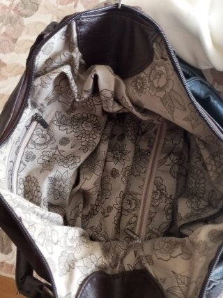 Bolso marrón de piel sintética