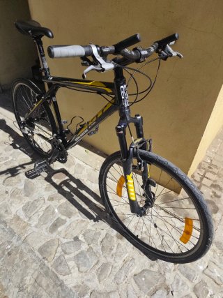 Bicicleta GT Avalanche 1.0