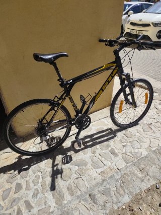 Bicicleta GT Avalanche 1.0