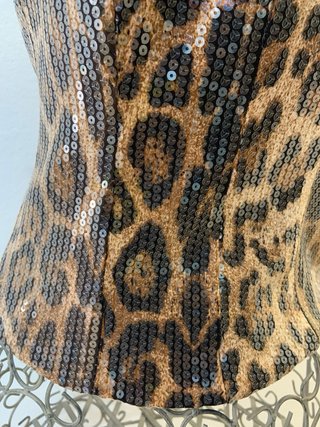 Corsé con lentejuelas estampado animal