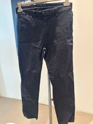 Pantaloni neri