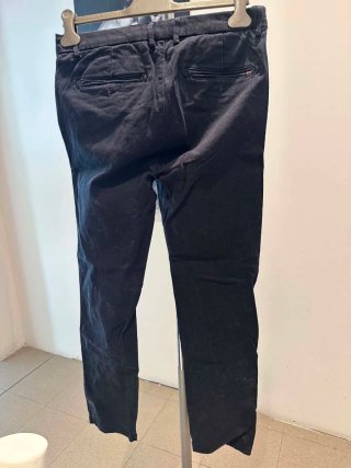 Pantaloni neri