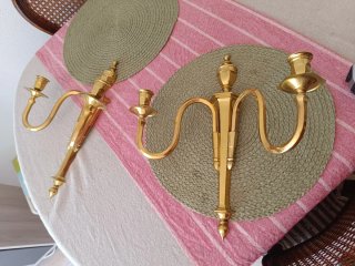 Pareja de apliques de pared dorados