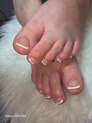 Servicio de manicura y pedicura desde 30€ ☀️
