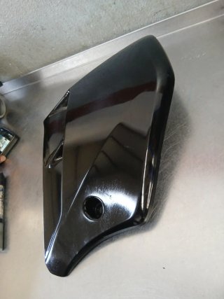 Tapa depósito derecha Honda CBF 250 2006