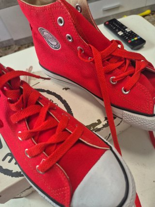 Deportivas rojas altas