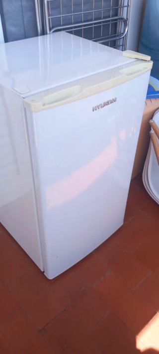 Congelador vertical Hyundai blanco