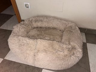 Cama para perro suave beige