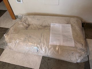 Cama para perro suave beige