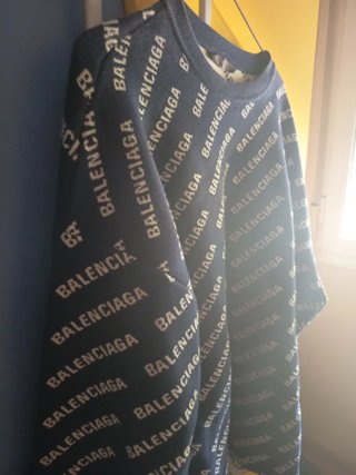 Jersey Balenciaga Azul Logo Repetido