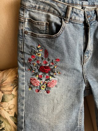 Pantalón corto vaquero bordado